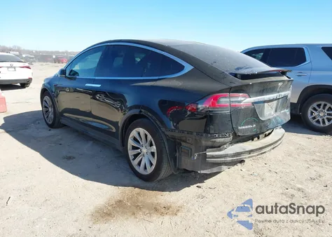 2017 Tesla Model X 100D/75D/90D z USA, uszkodzony, nr VIN 5YJXCBE22HF049421
